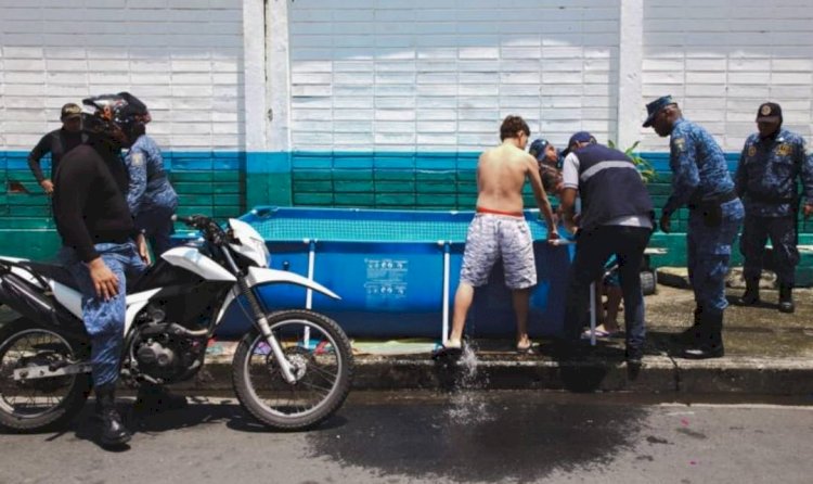El Municipio de Guayaquil obligó a retirar 24 piscinas instaladas en la vía pública.