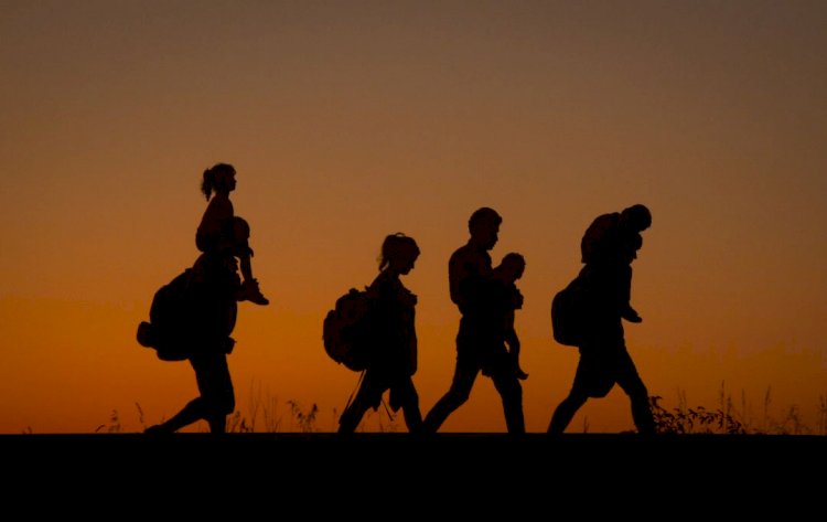 INEC advierte sobre una salida neta de migrantes similar a la crisis del 2000