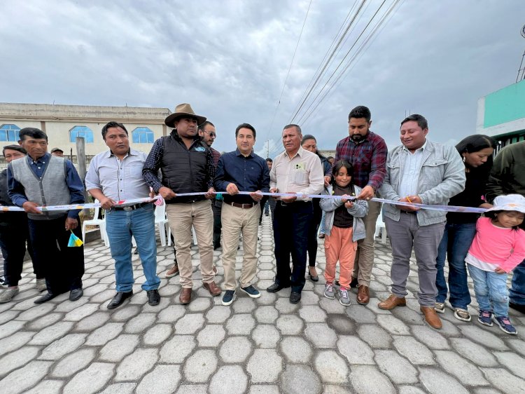 Municipio de Latacunga entrega vías adoquinadas en parroquias del norte rural