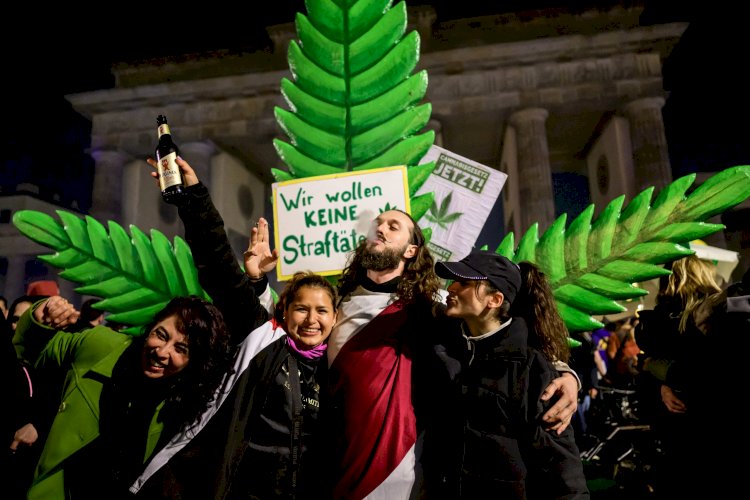 Alemania legaliza el consumo recreativo de cannabis en medio de polémicas