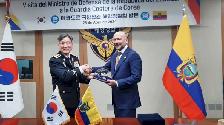 Corea del Sur dona buque guardacostas a Ecuador